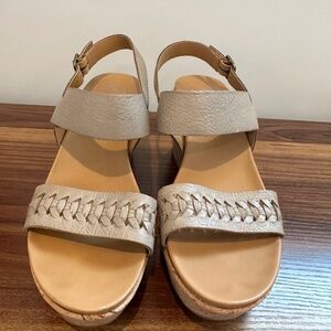 Kork-Ease light gray wedge sandal